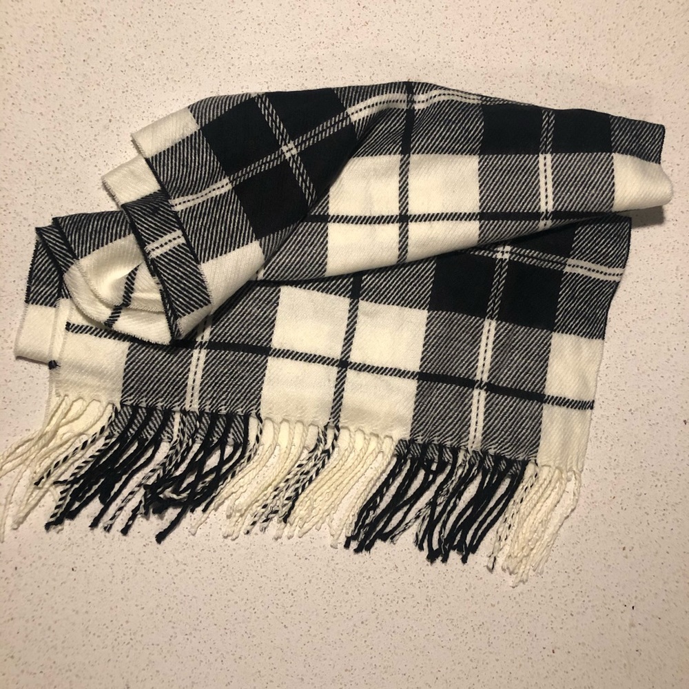 Cashmere blend scarf